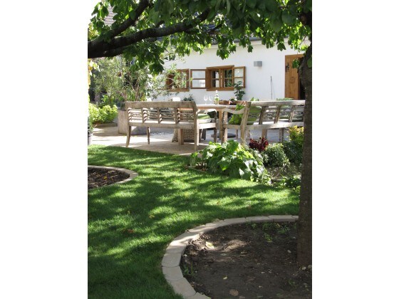  - Herrlicher Garten mit Terrasse